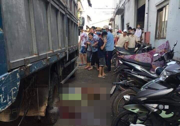 Lùi thiếu quan sát, xe tải cán chết nữ tạp vụ trong công ty hình ảnh 1 lui thieu quan sat, xe tai can chet nu tap vu trong cong ty hinh anh 1