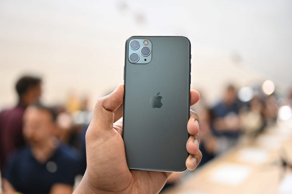 Gia iPhone 11 cham day tai Viet Nam, 13 trieu da co the mua hinh anh 2 