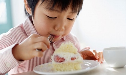 4 sai lầm của mẹ càng chăm con càng chậm lớn, thấp còi so với con hàng xóm