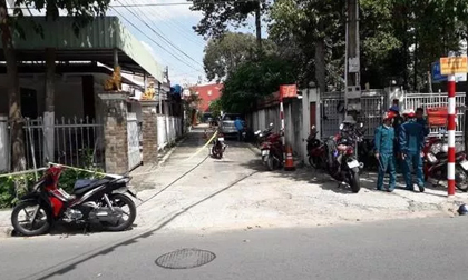 Truy tìm người đàn ông đâm chết thanh niên trên phố ở Bình Dương