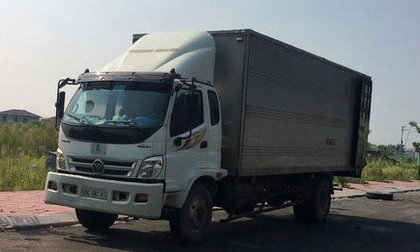 Mẹ chủ mưu đổ trộm dầu thải ra sông Đà suy sụp, mong con ra đầu thú