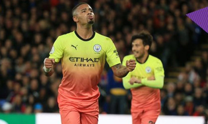 Man City rút ngắn khoảng cách với Liverpool xuống còn 5 điểm