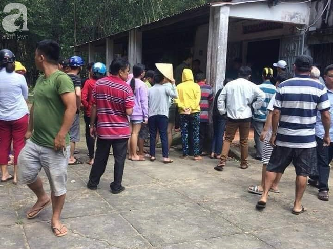 Kinh hoàng nam thanh niên nghi ngáo đá xông vào nhà móc mắt, sát hại cụ ông hơn 80 tuổi Kinh hoàng nam thanh niên nghi ngáo đá xông vào nhà móc mắt, sát hại cụ ông hơn 80 tuổi