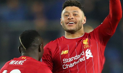 Chamberlain lập cú đúp, Liverpool thắng đậm trên đất Bỉ