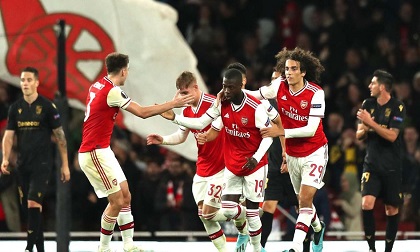 Pepe giải cứu Arsenal kịch tính bằng cú đúp sút phạt