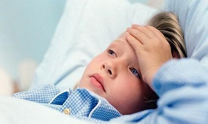Bé sốt lâu ngày không rõ nguyên nhân: Dấu hiệu ung thư trẻ em