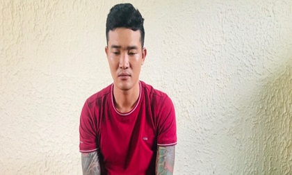 Thanh niên bịt mặt cướp tiền của phụ nữ đi đường