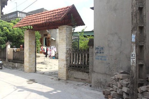 Chồng vác dao chém tới tấp vợ và bạn trai của vợ: Nghi phạm có lối sống lập dị? - 2