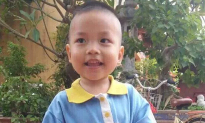 Xót thương bé trai 2 tuổi bị bỏ rơi trước cổng chùa lúc rạng sáng