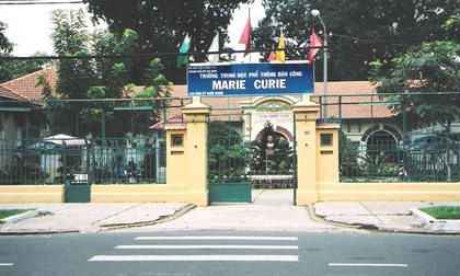 Mâu thuẫn trên mạng xã hội, học sinh trường Marie Curie chém nhau đến mức nhập viện cấp cứu