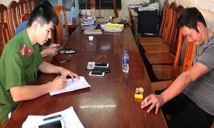 Đối tượng nghi 'ngáo đá', xông vào giật điện thoại của bé trai 12 tuổi