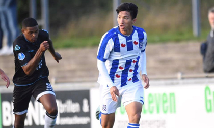 Văn Hậu lại 'mất tích', HLV Heerenveen hứa hẹn tới năm... 2020