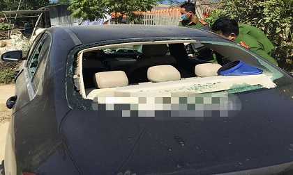 Vụ xe Mercedes bị đập phá, có vét máu: Chủ nhân lộ diện khai lý do bất ngờ