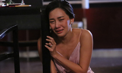 Nhìn bát cháo lõng bõng nước mà mẹ chồng nấu cho mình, tôi húp vội rồi gượng dậy viết lá đơn ly hôn để lại cho chồng