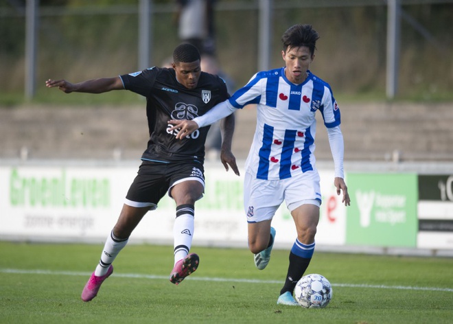 HLV Heerenveen: 'Van Hau rat can thiet cho nua sau cua mua giai' hinh anh 1 vanhau1.jpg