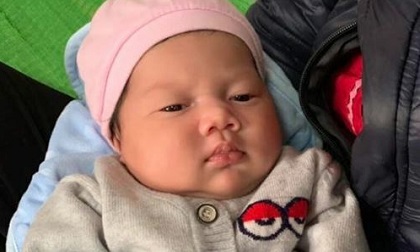 Bé gái hơn một tháng tuổi bị bỏ rơi trước cổng chùa dưới trời rét buốt