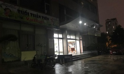 Hà Nội: Một người phụ nữ rơi từ tầng cao Khu đô thị Cổ Nhuế xuống sảnh tử vong