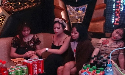 Nhiều 'nam thanh nữ tú' dương tính với ma túy trong quán karaoke
