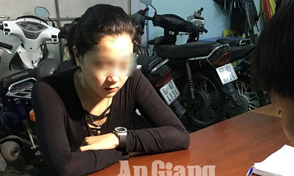 Nữ nhân viên massage đâm chết khách trong đêm Noel