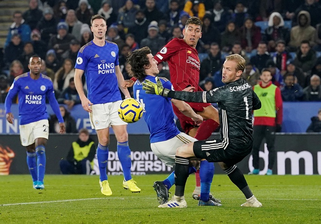 Leicester 0-4 Liverpool: Khong the can 'The Kop' hinh anh 2 2019_12_26T211913Z_1432485685_RC293E984AAC_RTRMADP_3_SOCCER_ENGLAND_LEI_LIV_REPORT_1.JPG