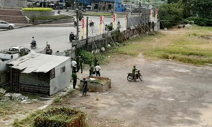 Tá hỏa phát hiện thi thể phân hủy, bốc mùi hôi thối tại bãi đất hoang