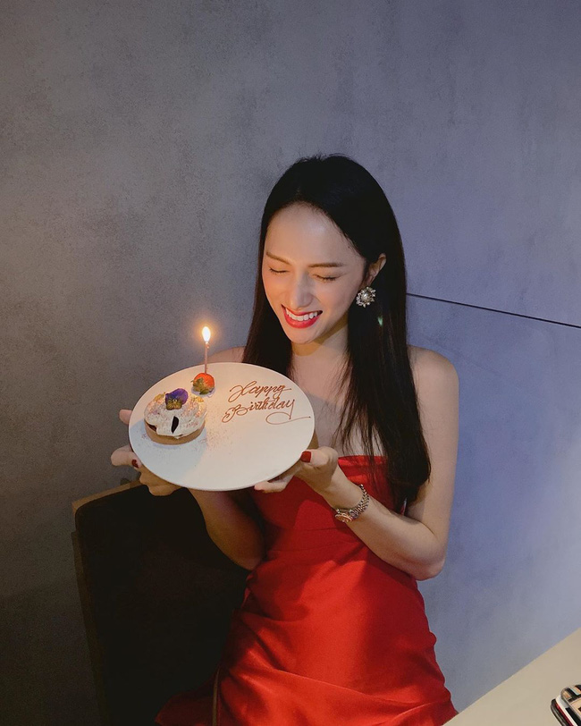 Sau Tăng Thanh Hà, Hương Giang Idol lại khiến fan 