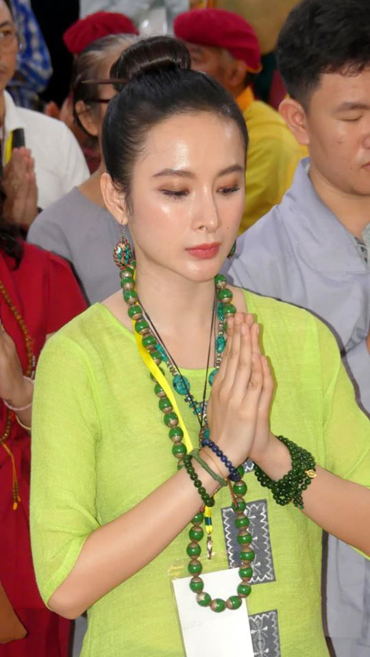 '. Angela Phương Trinh bất ngờ tuyên bố ăn chay trọn đời .'