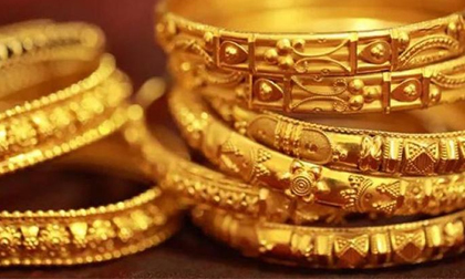 Giá vàng hôm nay 3/1: Vàng neo giá cao chờ...
