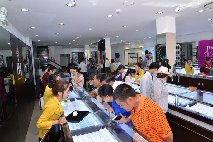 Giá vàng SJC lên mức cao nhất trong nhiều năm - Ảnh 1.