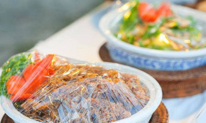Sai lầm tai hại khi dùng màng bọc thực phẩm khiến chất độc ngấm ngược vào thức ăn, nguy hại vô cùng