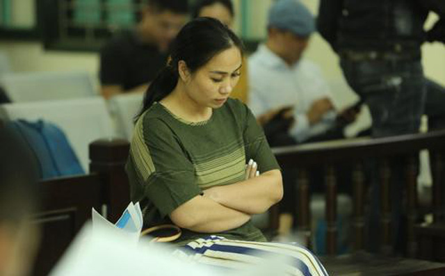 Trực tiếp: Xét xử nữ cựu thượng uý công an nhận 1 tỷ gài bẫy ma tuý vào xe ô tô - Ảnh 1.