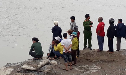 Vụ lật thuyền chài lưới trong đêm 2 vợ chồng tử vong: Vẫn chưa tìm thấy thi thể người vợ