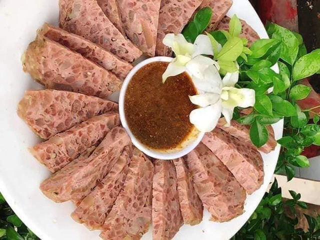 '. Cận Tết, loạn giá giò bê, giò gân bò: Chỉ dẫn bà nội trợ cách chọn chuẩn không pha tạp thịt lợn và hóa chất tạo mùi .'