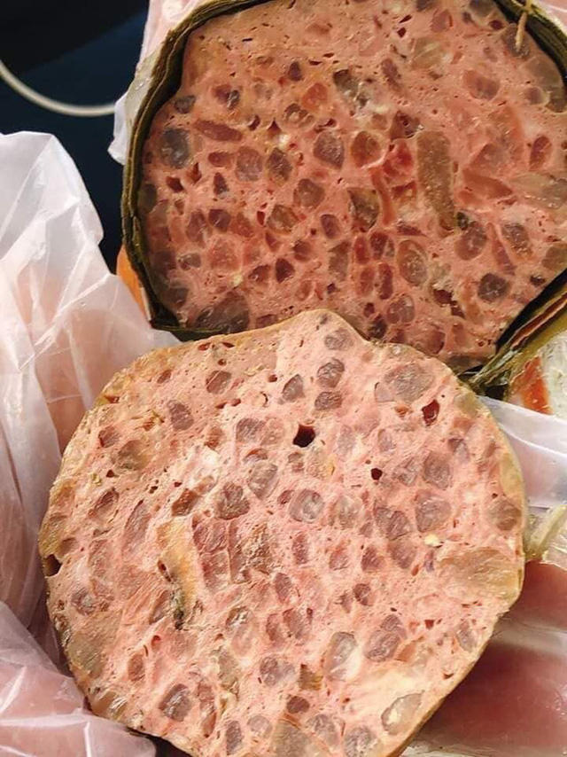 '. Cận Tết, loạn giá giò bê, giò gân bò: Chỉ dẫn bà nội trợ cách chọn chuẩn không pha tạp thịt lợn và hóa chất tạo mùi .'
