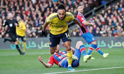 Arsenal đứt mạch thắng trong ngày Aubameyang nhận thẻ đỏ