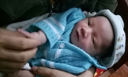 Bé trai 20 ngày tuổi bị bỏ rơi kèm theo lá thư đầy xúc động của người mẹ: ‘Mẹ mong con gặp được người yêu thương, nuôi nấng, dạy dỗ con nên người…’