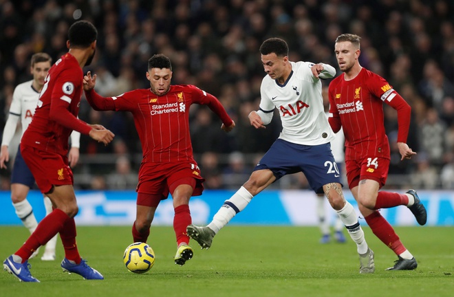 Danh bai Mourinho, Klopp co chuoi bat bai tuong duong 1 mua giai hinh anh 1 2020_01_11T174723Z_810177122_RC2TDE96QLTT_RTRMADP_3_SOCCER_ENGLAND_TOT_LIV_REPORT.JPG
