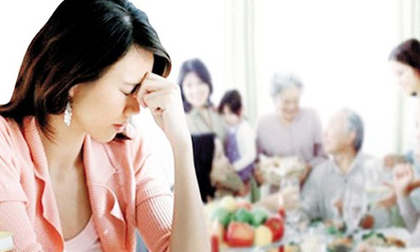 Biếu quà Tết tượng trưng, con dâu bị bố mẹ chồng coi như osin