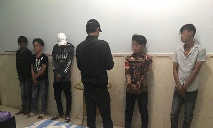 5 thanh niên thuê nhà nghỉ để chơi ma túy
