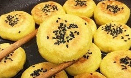 Cách làm bánh khoai lang vàng ruộm, giòn tan ngon như ngoài hàng, ăn hoài không chán