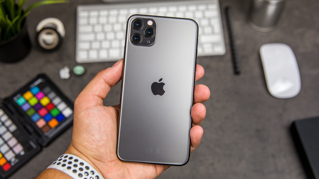 iPhone 11 Pro Max, Galaxy S10+ cung loat di dong giam gia manh gan Tet hinh anh 1 NextPit_iPhone11ProMax_Review_37.jpg