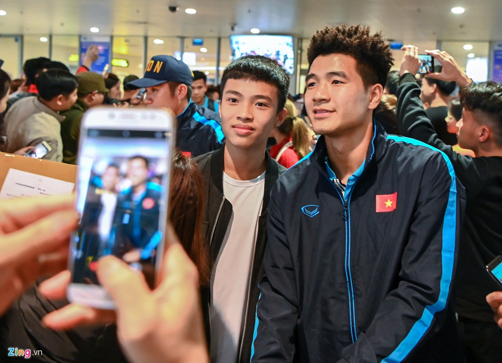 U23 Viet Nam duoc nguoi ham mo chao don sau that bai hinh anh 3 3_zing.jpg