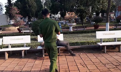 Tá hỏa phát hiện người đàn ông tử vong trên ghế đá hoa viên