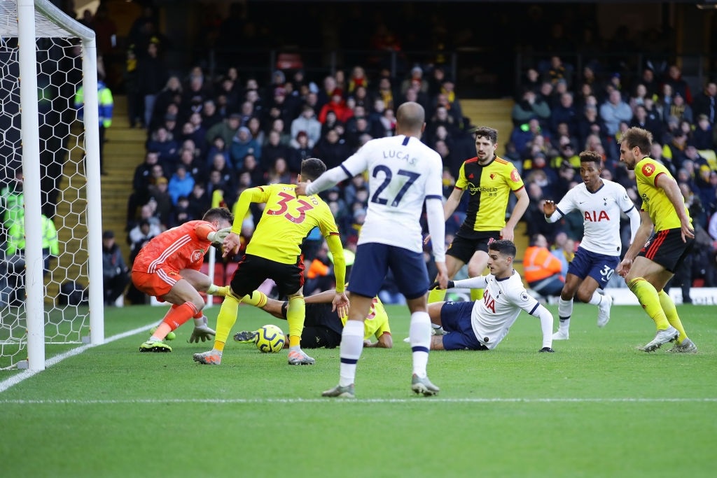 Tottenham mat chien thang vi pha bong hut 1 cm hinh anh 1 
