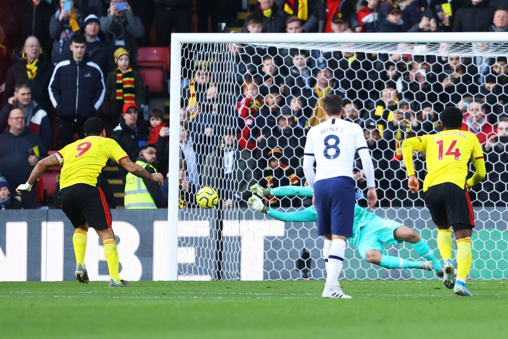Tottenham mat chien thang vi pha bong hut 1 cm hinh anh 4 