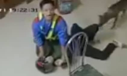 Diễn biến mới nhất vụ đối tượng dí dao vào cổ nhân viên cây xăng cướp tiền