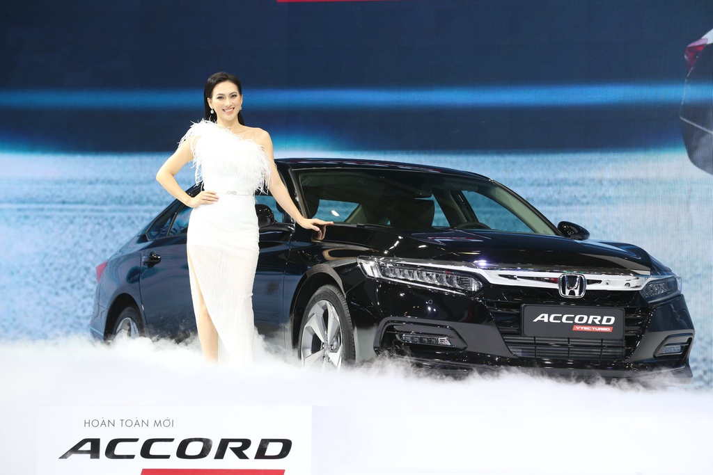 Nen mua sedan nao de choi Tet tam gia duoi 1,5 ty dong? hinh anh 3 Honda_Accord_2019_1.jpg