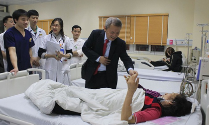 Trắng đêm giao thừa cứu bệnh nhân tai nạn giao thông