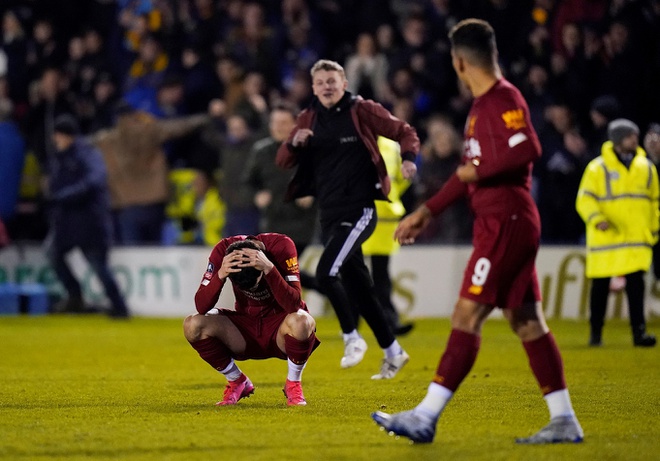 Minamino gay that vong, Liverpool dut chuoi tran thang hinh anh 12 2020_01_26T185802Z_678681666_RC2UNE9Z9N44_RTRMADP_3_SOCCER_ENGLAND_SHT_LIV_REPORT.JPG