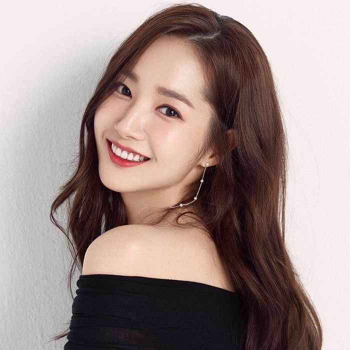 u30-nhung-park-min-young-van-dep-hoan-hao-chia-khoa-cham-soc-da-chinh-la-ngu-du-giac-2b9cf2